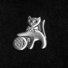 Pewter Pin - Cat with Yarn